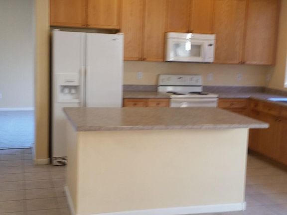 4th image of 13530 W Cypress St