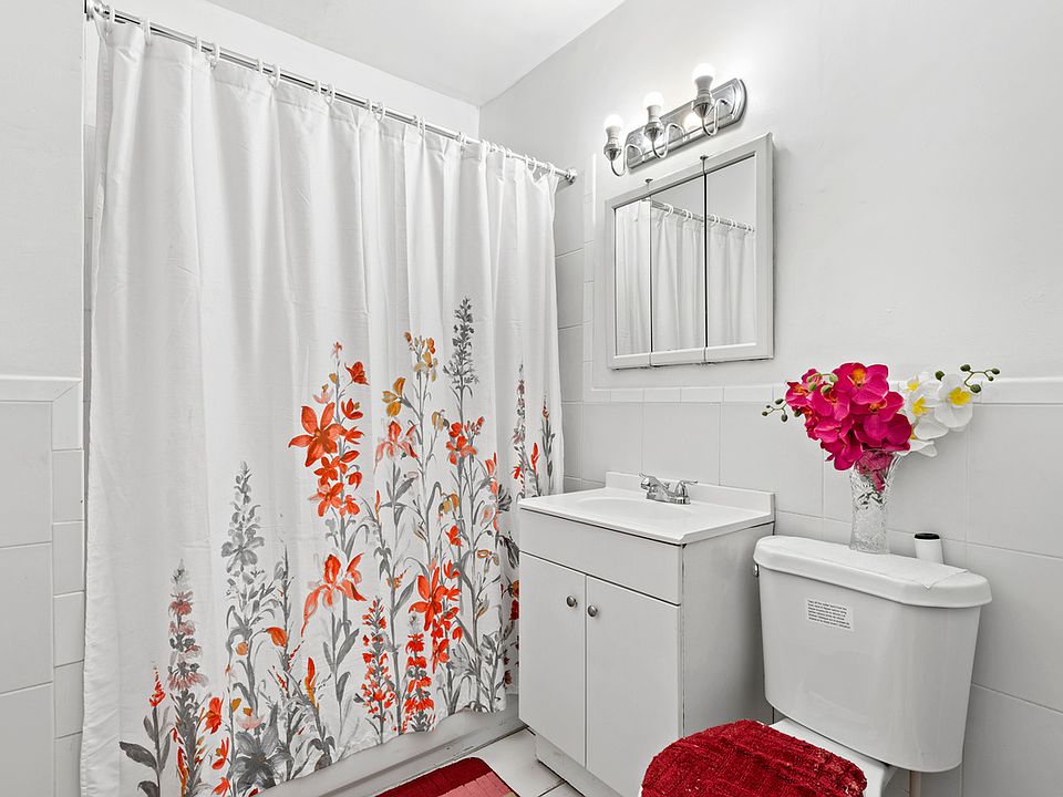 2nd image of 460 E 95th St APT 1