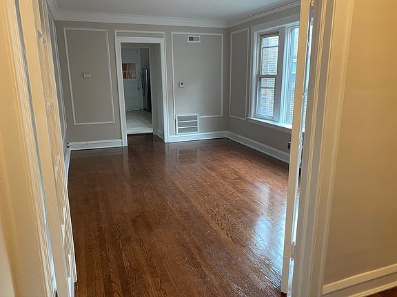 3rd image of 7631 S Yates Blvd #3