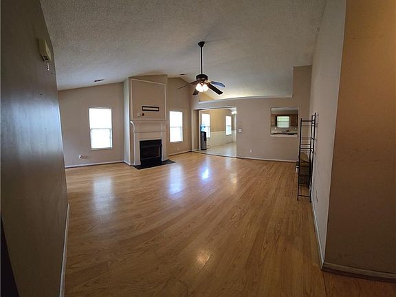 5th image of 2698 Downingwood Ln