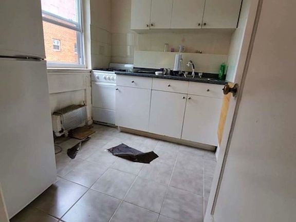 3rd image of 6701 Burns St APT 2
