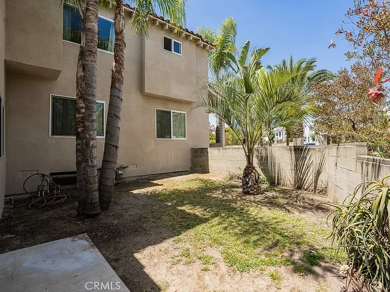 1100 S Highland Ave — Photo 36