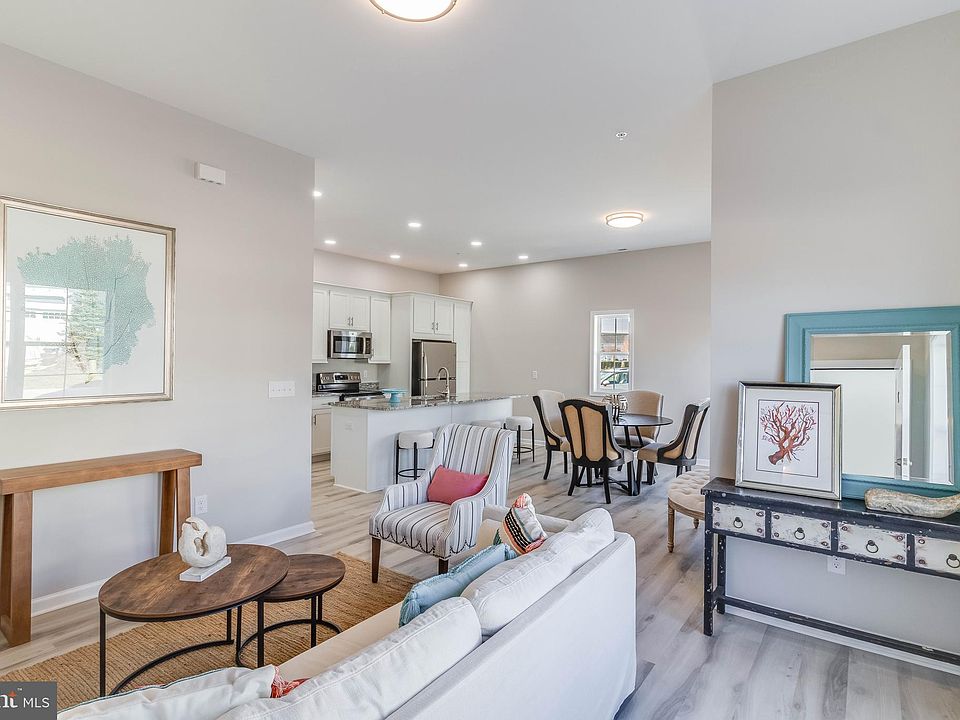 1st image of 6 Bowers Dr #2