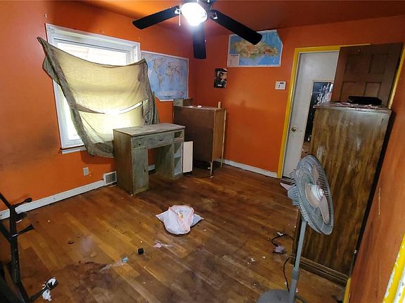 4th image of 10101 Cabot Dr