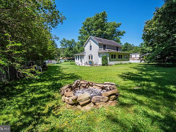 4th image of 40 Sunshine Ln