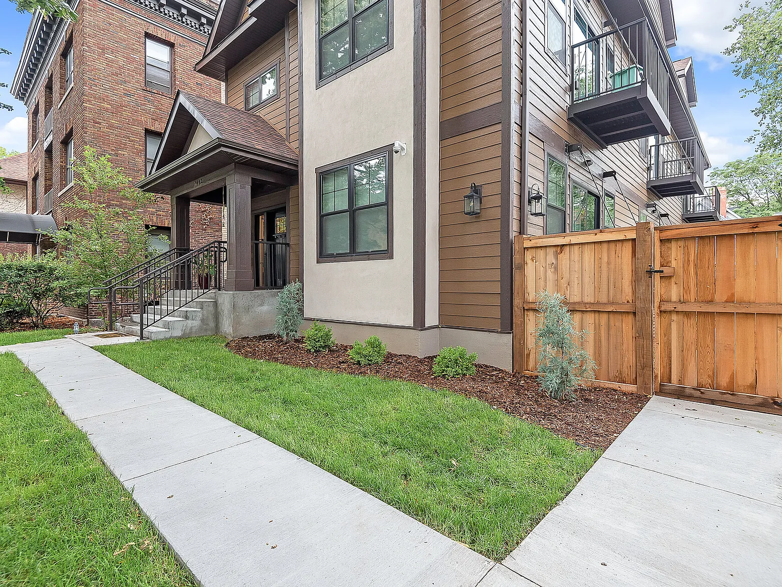 3 bed, 2.5 bath, 1100 sqft, $2,495 — Photo 3