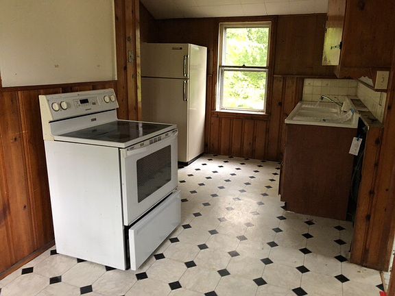 5th image of 82 Circle Dr