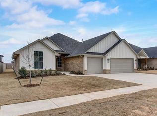 9304 Lupine Rd, Yukon, OK 73099