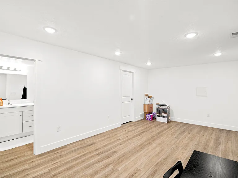 3928 W Hardman Way #4 — Photo 24
