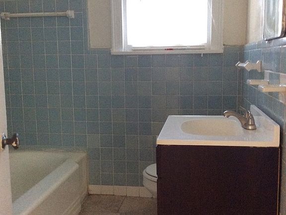 4th image of 2724 Meadow Ave