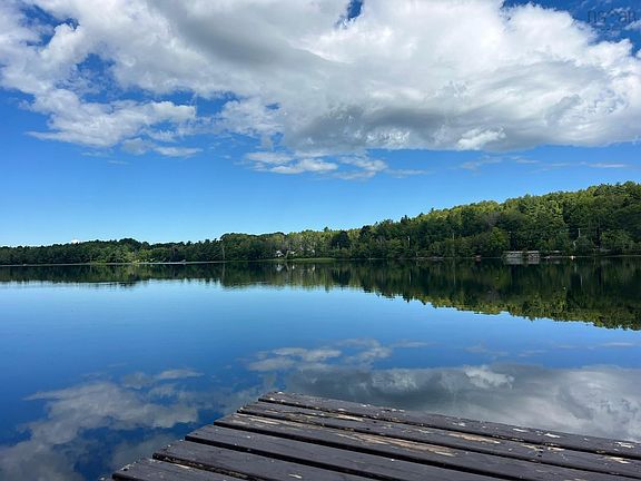 4th image of 40 Tucker Lake Rd