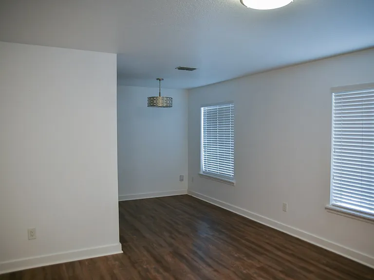 617 Holyoke Ct #D — Photo 4