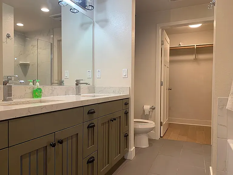 627 Deep Valley Dr #417 — Photo 9