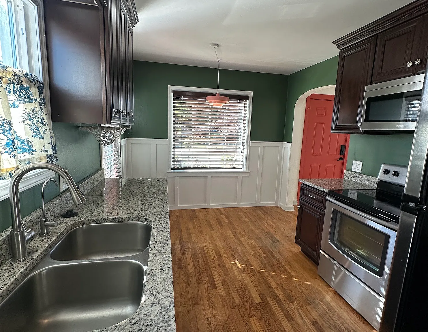 2705 N Stevens St — Photo 4