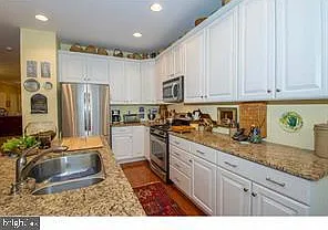 1204 Derry Ln — Photo 5