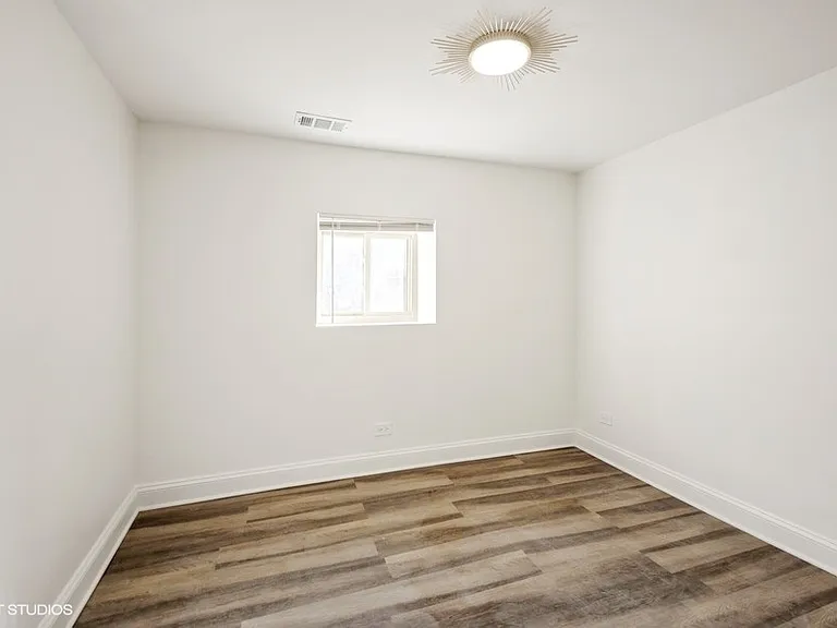 1414 W Rascher Ave #GE — Photo 8
