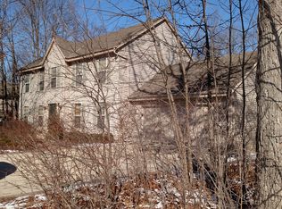 6810 S Dory Dr, Franklin, WI 53132