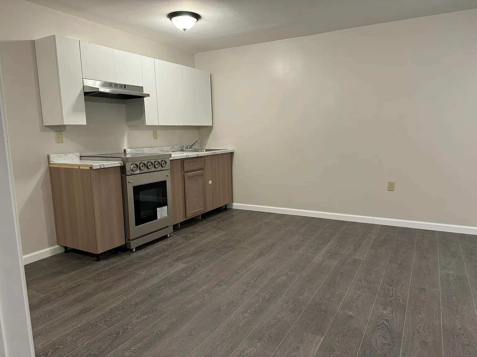 355 S Main St — Photo 3