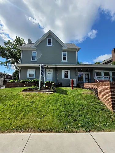 801 W Broad St #3 Photo 1
