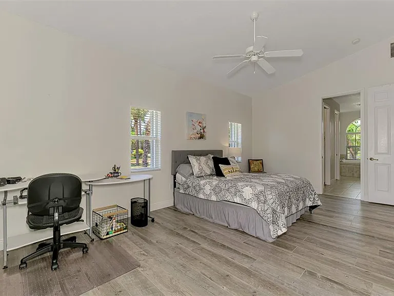 900 Park Place Dr — Photo 51