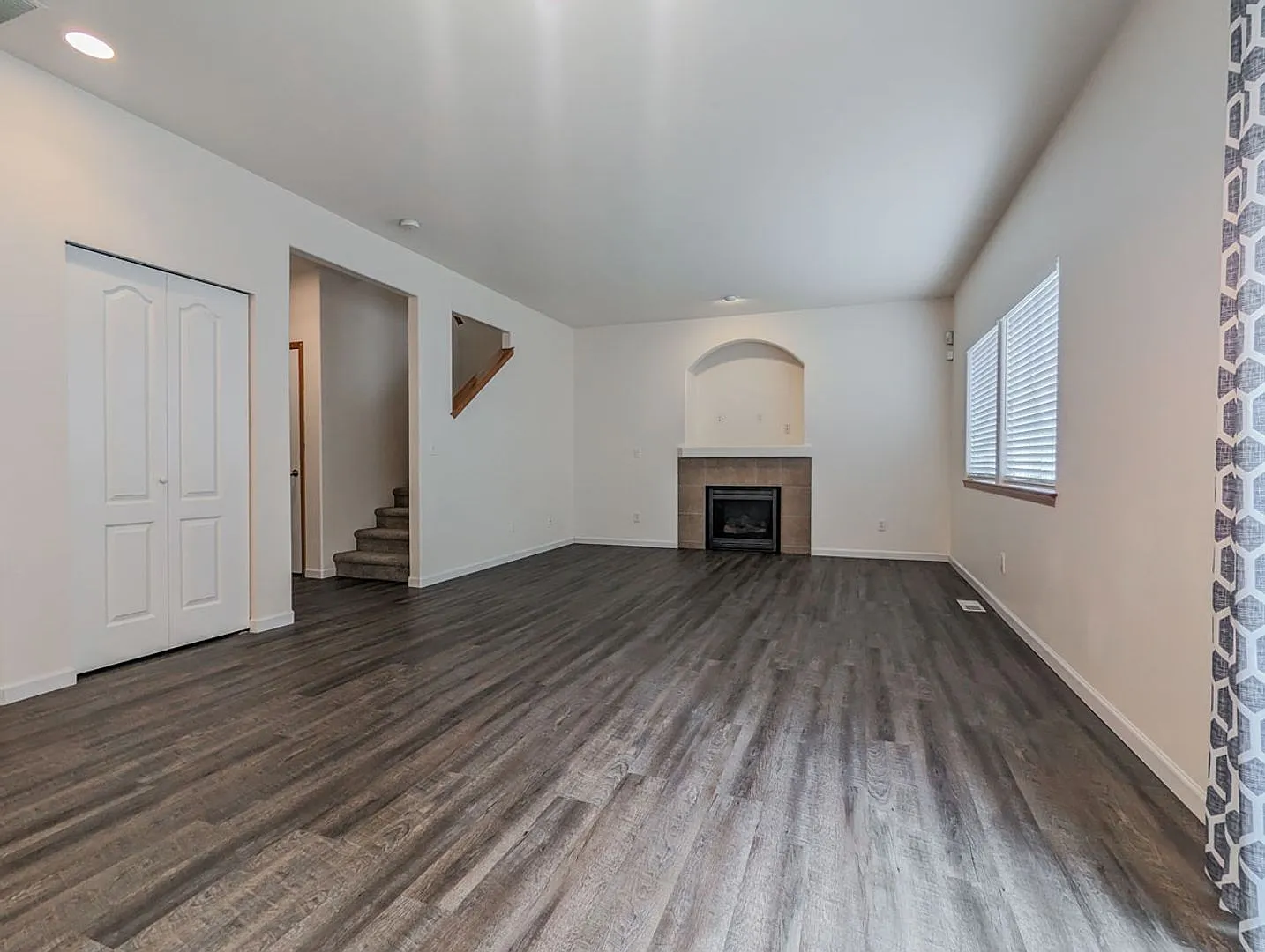 Beautiful updated 5bd/2.5ba home is move in ready! — Photo 4