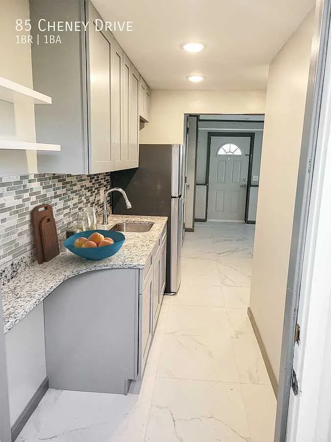 1 bed, 500 sqft, $1,750 — Photo 2
