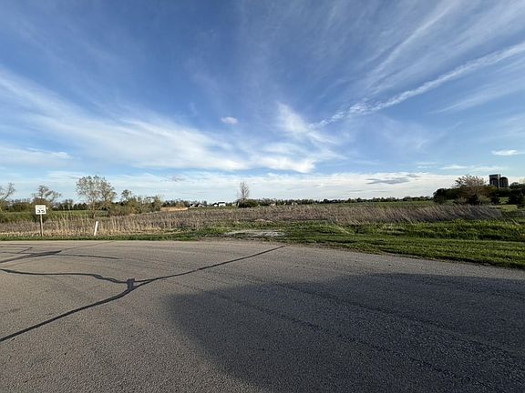 4th image of River Forest Dr #4