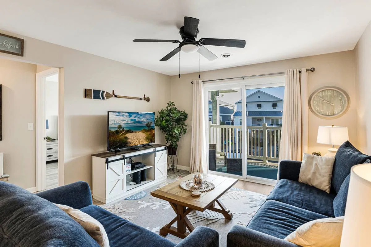 2 bed, 912 sqft, $1,680 — Photo 2