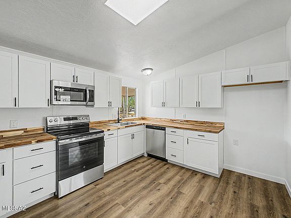 5th image of 12507 W Easter Pl
