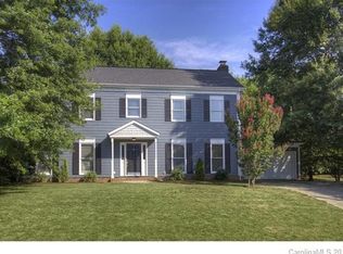 9256 Cameron Wood Dr, Charlotte, NC 28210
