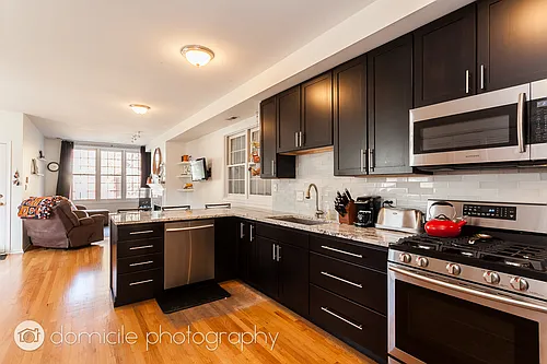 1417 W Erie St #2 Photo 1