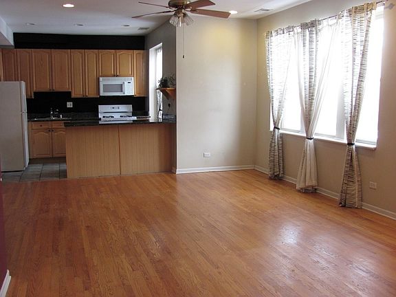 2nd image of 3300 W Cullom Ave Unit 3