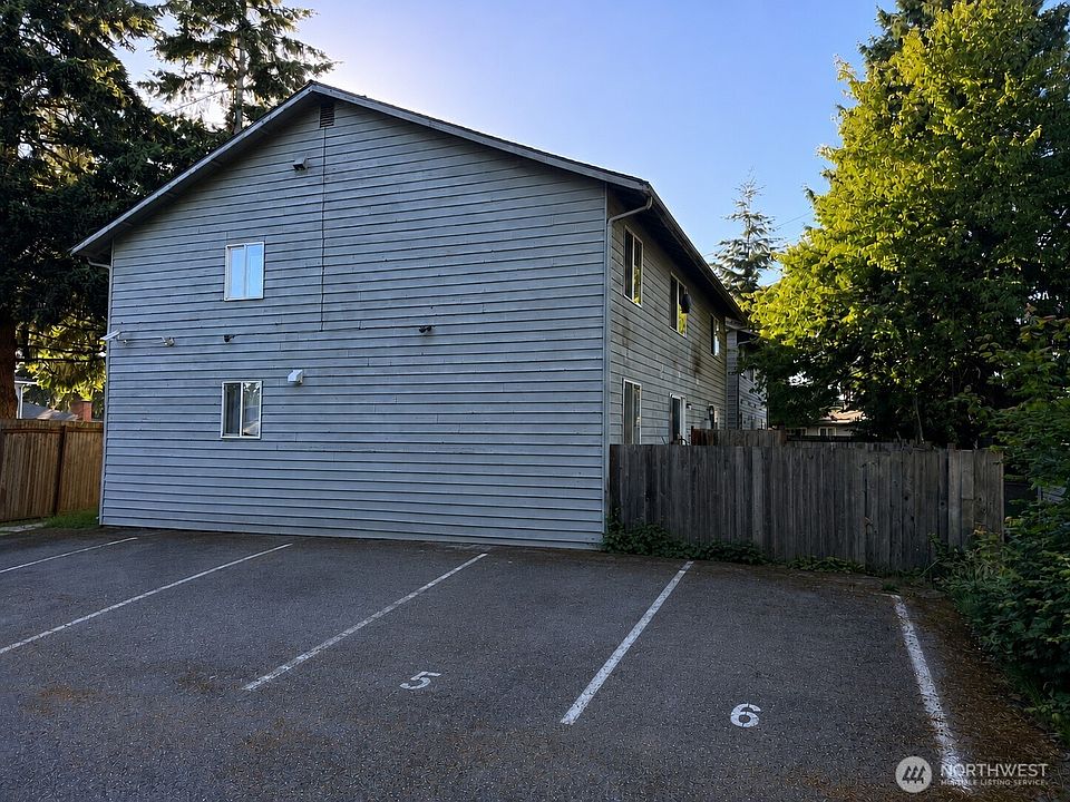 2nd image of 7611 Ridgewood Drive