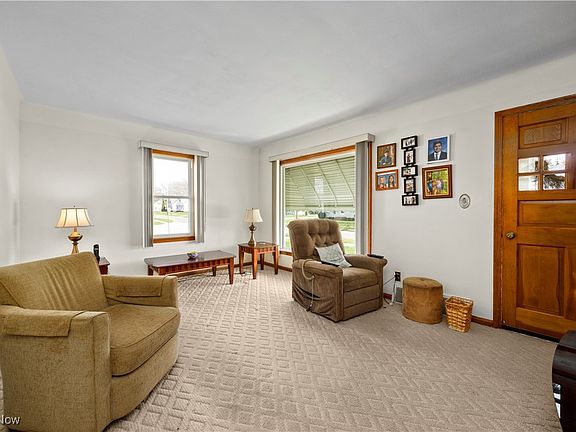 5th image of 13413 York Blvd