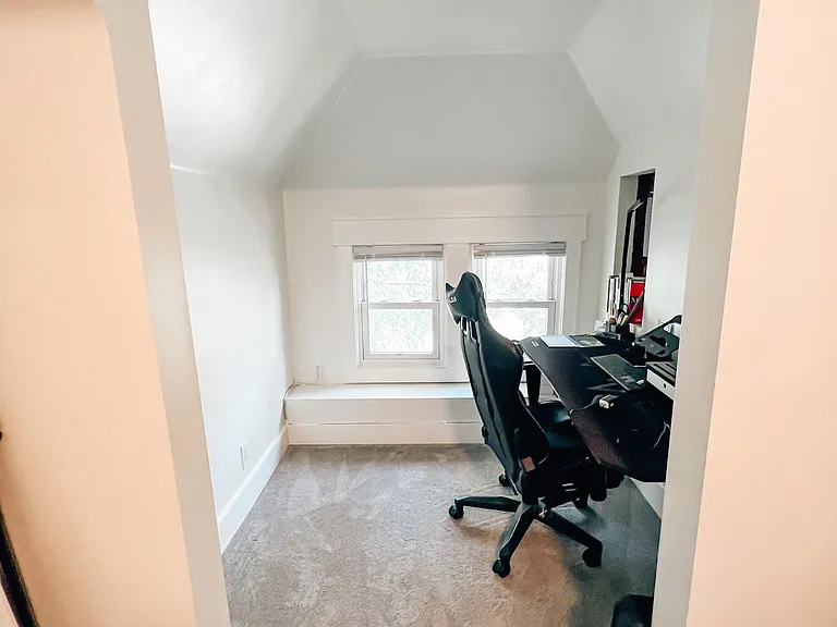 592 Ottawa Ave — Photo 29