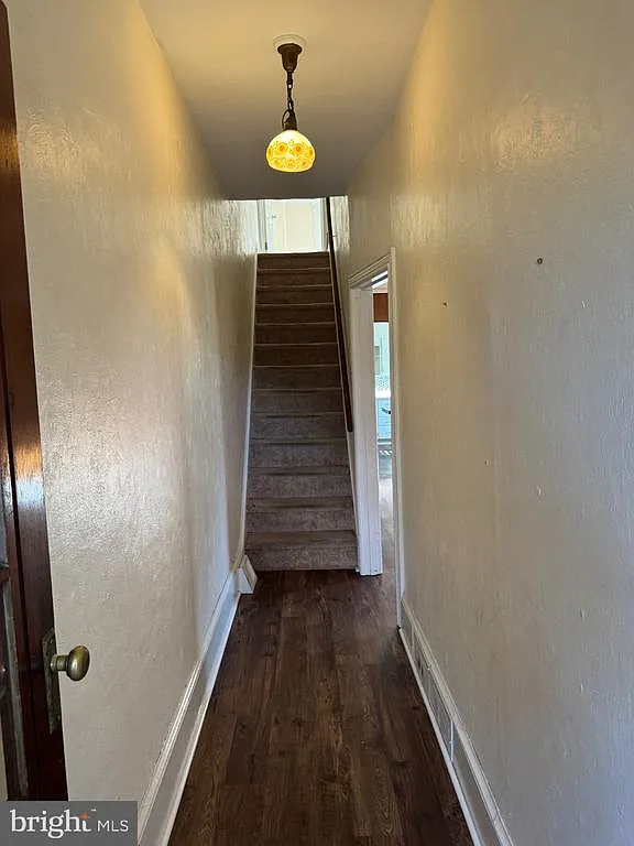3 bed, 2.0 bath, 1780 sqft, $3,000 — Photo 4