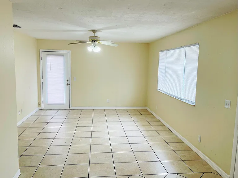 2708 Fern Palm Dr — Photo 4
