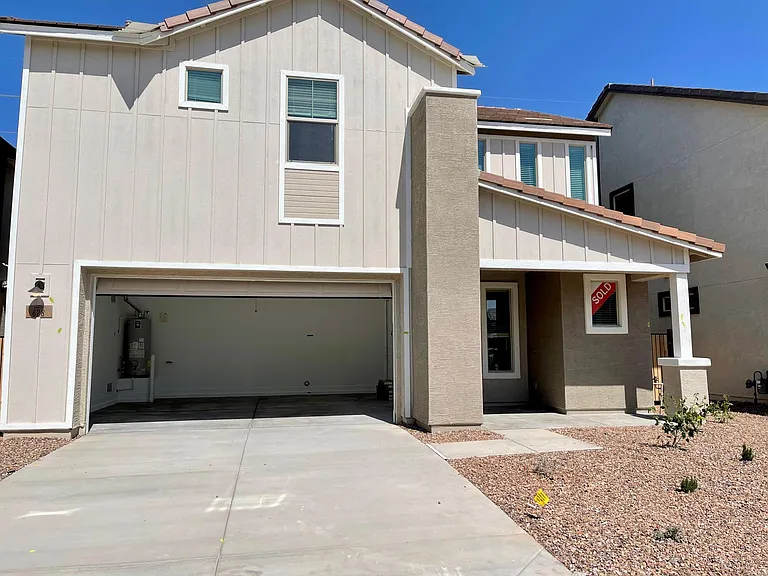628 W Derringer Way — Photo 1