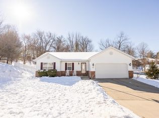 101 Barnett Dr, Edwardsville, IL 62025