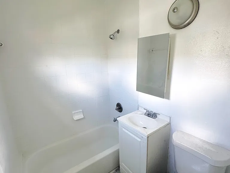 844 NW 70th St #3 — Photo 8