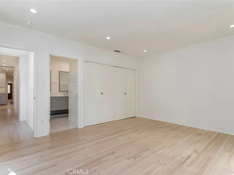 1332 Pearl St — Photo 17