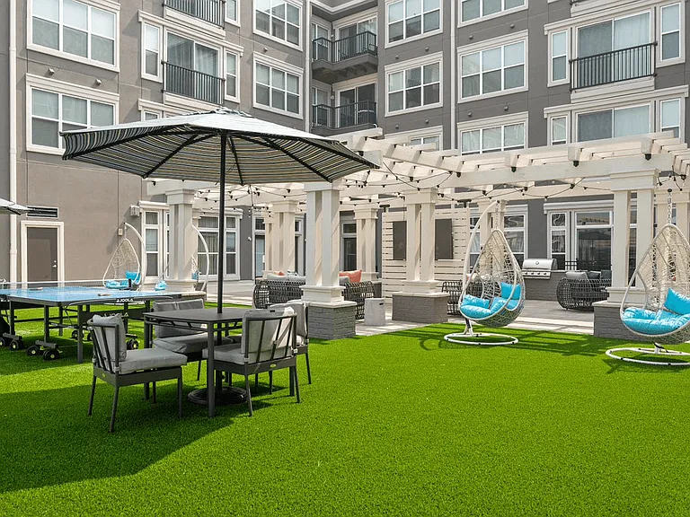 Liberty Center Apartments — Photo 41