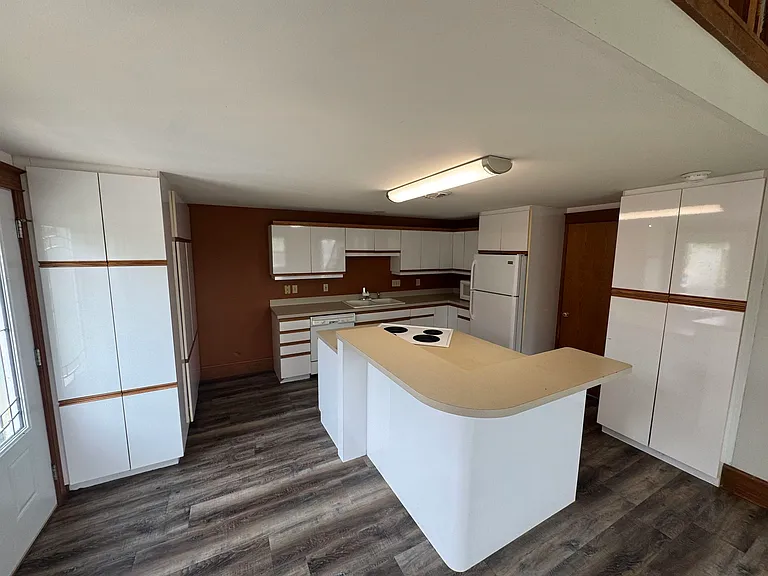 208 W Main St #208 — Photo 9