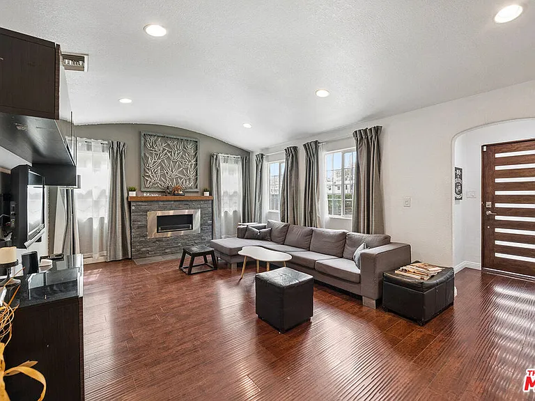 3707 Exposition Blvd — Photo 4