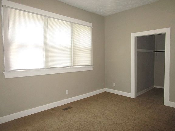 5th image of 706 E Jackson St APT 1