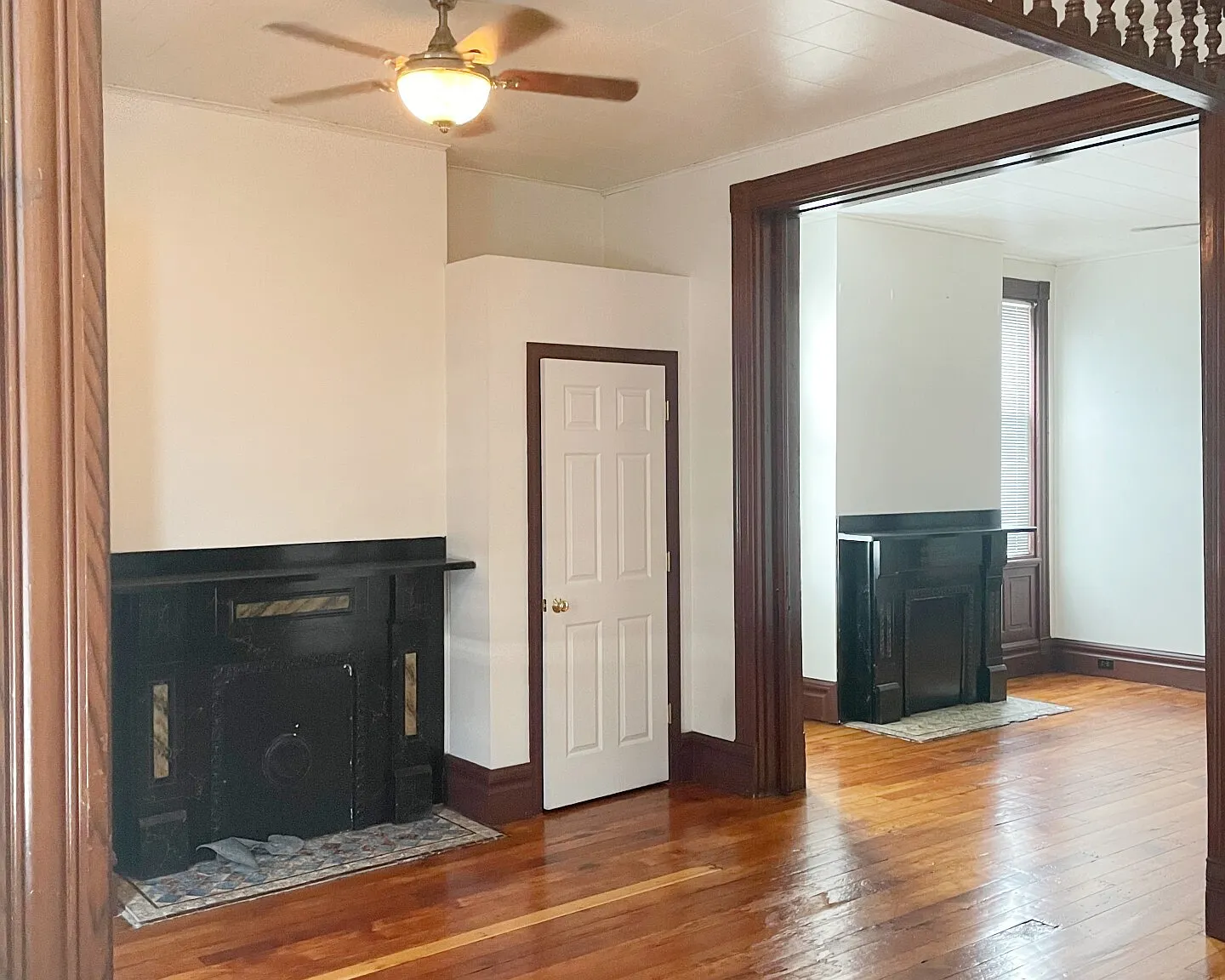 1607 Sarah Street - 2 — Photo 4