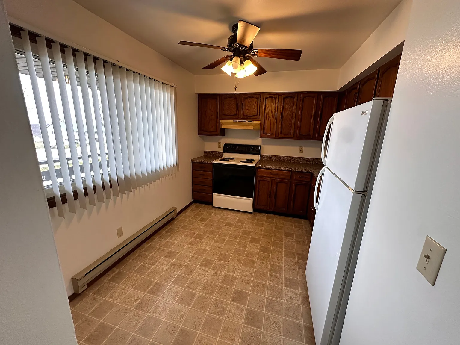 2 bed, 1.0 bath, $925 — Photo 3