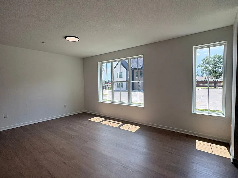 3138 Indianola Ave #104 — Photo 5