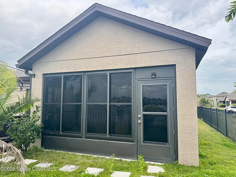 590 Trymore Dr SE — Photo 18