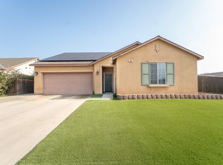 900 Heather Ave, Dinuba, CA